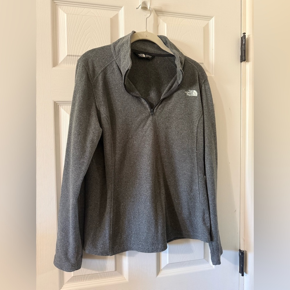 The North Face Charcoal Gray Women's Fleece Pullover